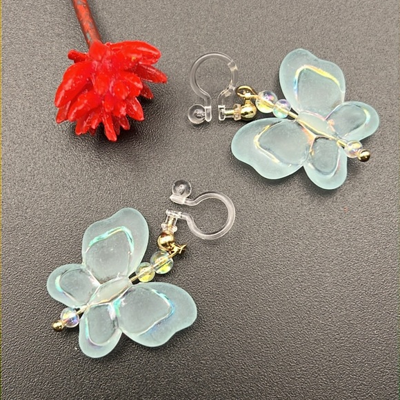 LIGHT BLUE BUTTERFLY JAPAN STYLE EARING - Picture 1 of 3